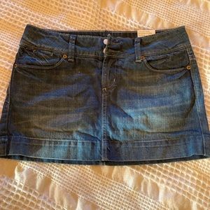 American Eagle denim skirt. Size 4. Bright blue wash